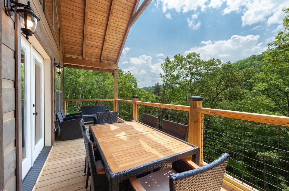 Brand New Freedom Cabin with Large Deck by RedAwning Hotel in Sevier County
