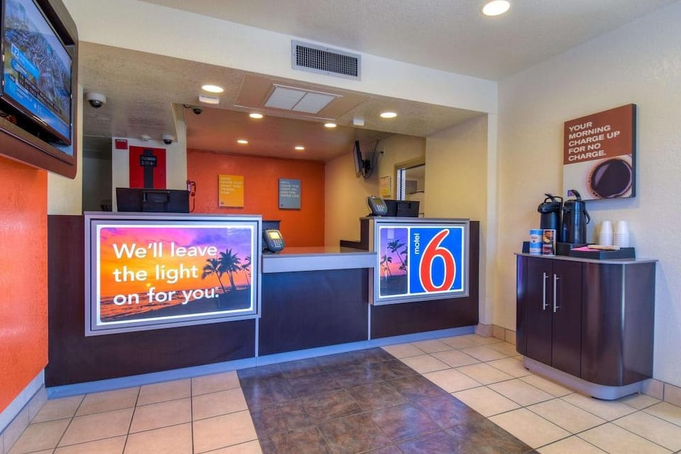 Motel 6 Riverside West - Jurupa Valley Hotel in Riverside