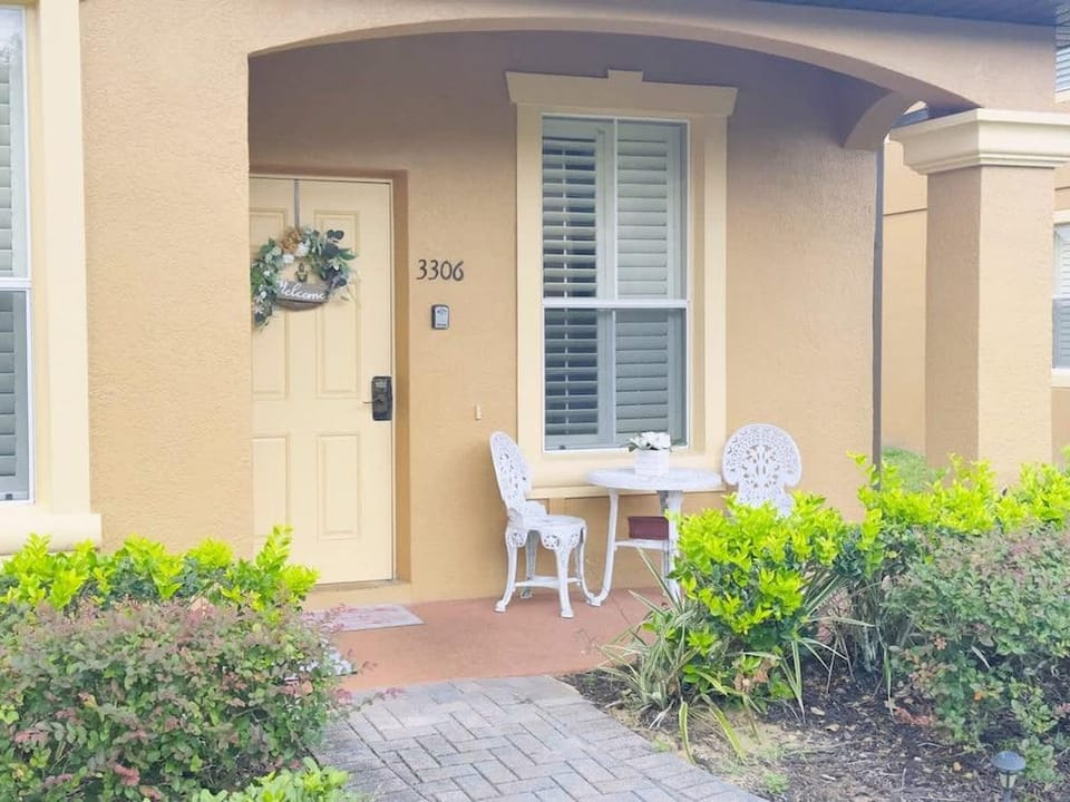 4Br Resort Home With Pool and Lazy River Sleeps 8 Hotel in Four Corners