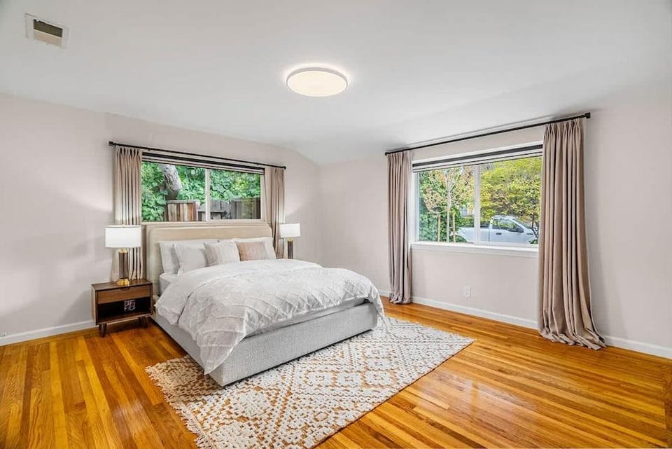 Cozy Modern House in Palo Alto Hotel in East Palo Alto