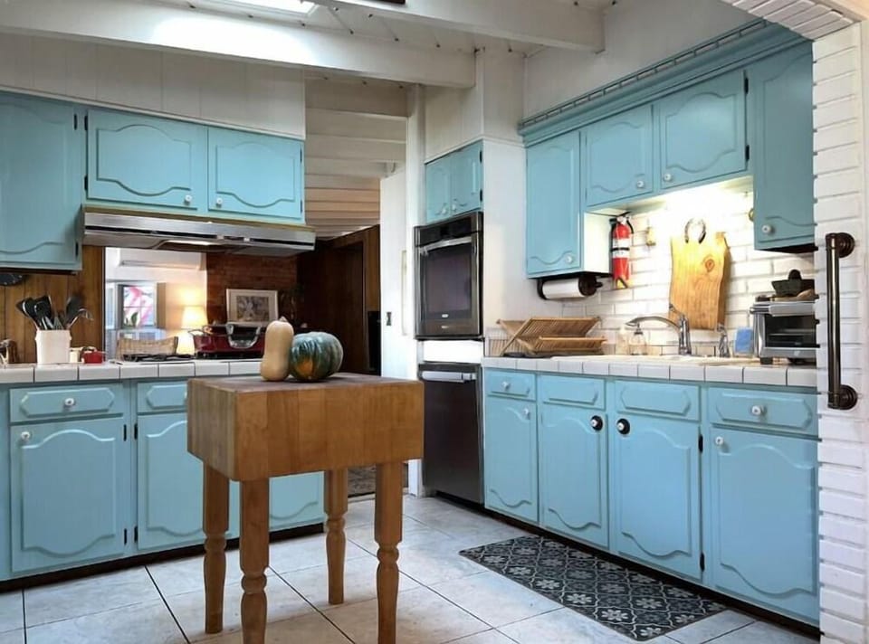 New Cozy Studio 2 Queen Beds, Kitchen Walk to Water Hotel in Point Loma