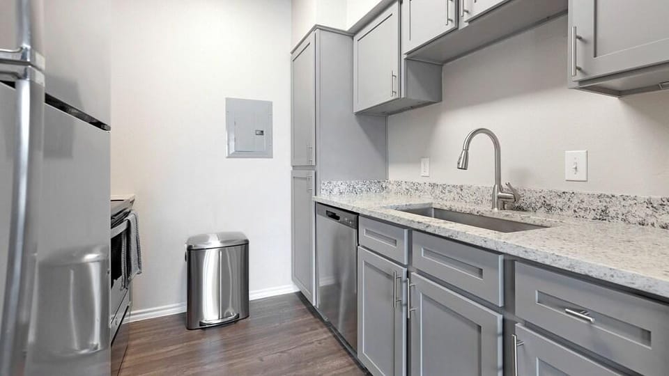 Landing Furnished Apartments Westover Hills Hotel in San Antonio