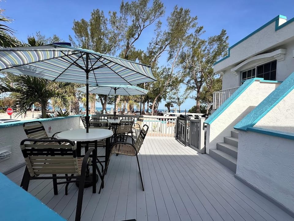 Alamanda Villas Hotel in Holmes Beach