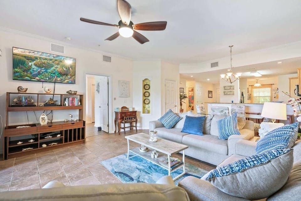 Beachfront Bliss: St. Augustine 2BD Luxury Hotel in Butler Beach