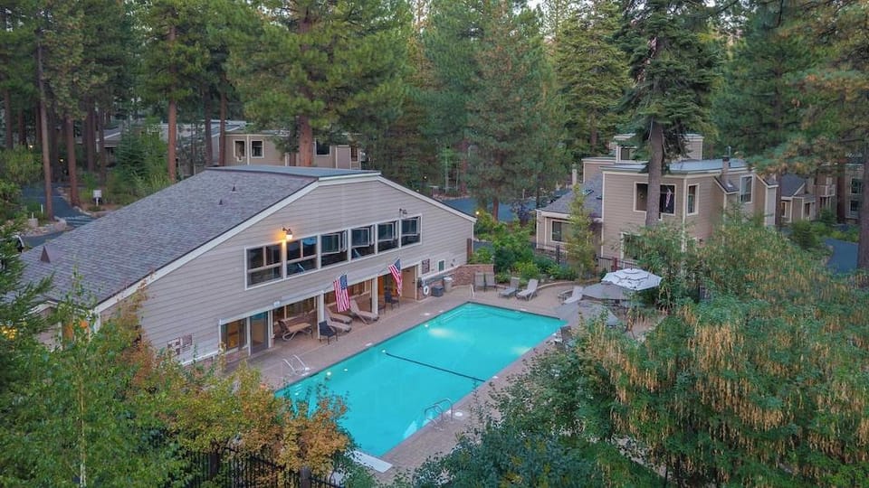 Near Ski, Beach, & Hiking Trails + Clubhouse Pool & Hot Tub Access Juanita Blue by Avantstay Hotel in Incline Village