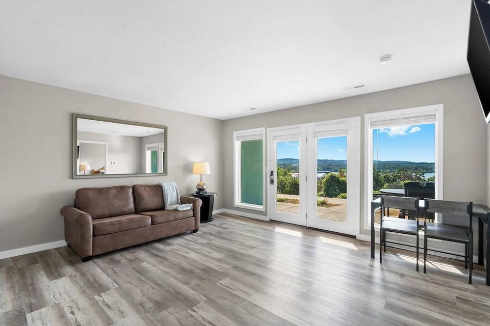 Waterview Oasis Stay for 4 Hotel in Indian Point