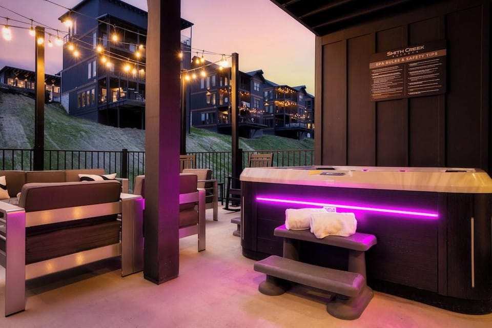 Star Gazer Luxury Rooftop Cabin Hotel in Sevierville