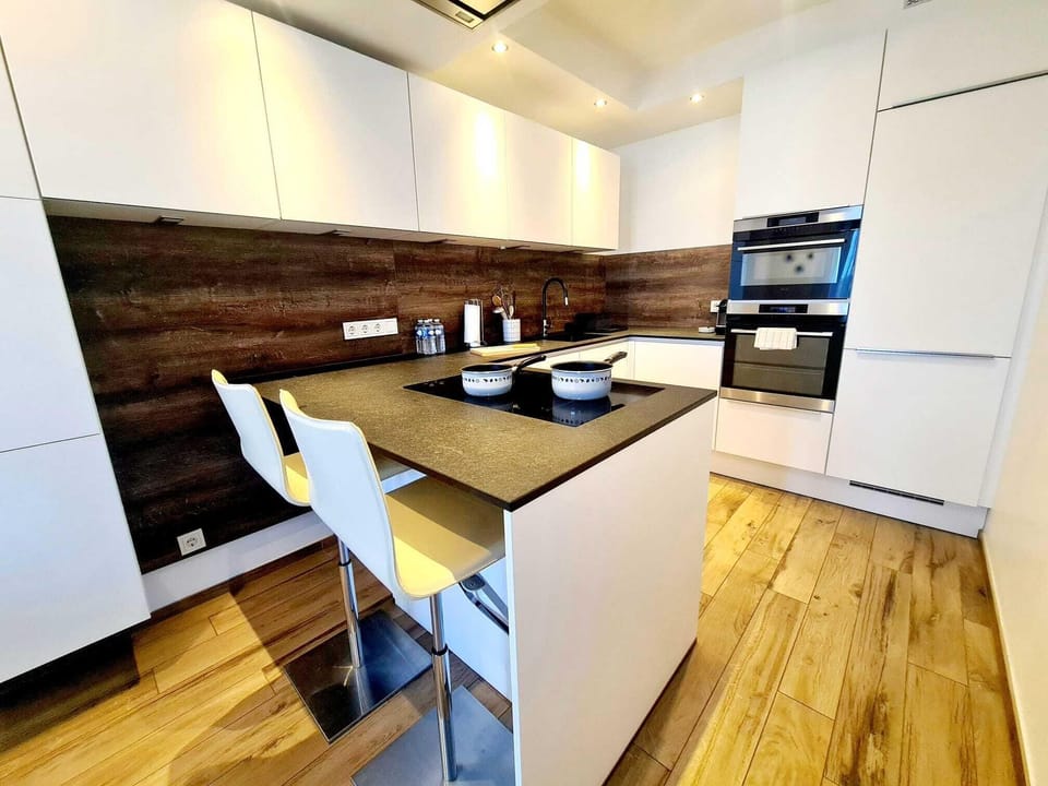 Luxury 2 bedrooms with Parking&Terrace Hotel in Luxembourg