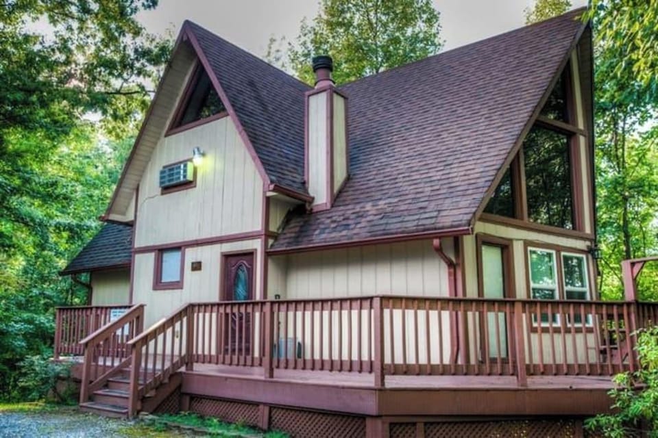 Gatlinburg Mountain Cabin Hotel in Gatlinburg