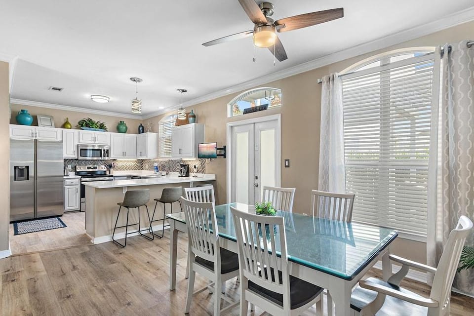 Emerald View Hotel in Miramar Beach