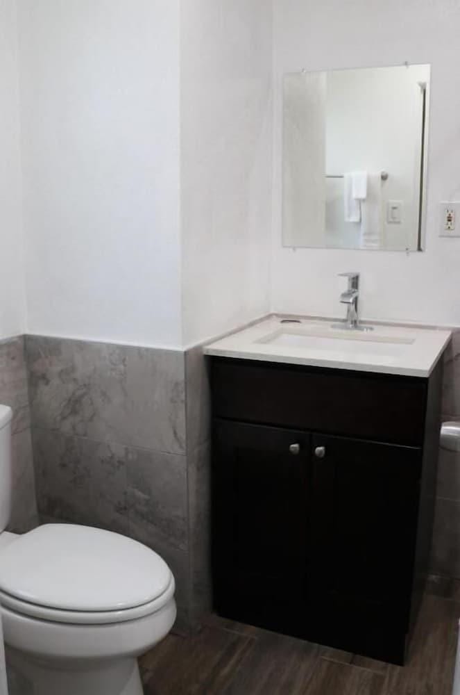 Palm Inn Motel Montclair - Pomona Hotel in Pomona