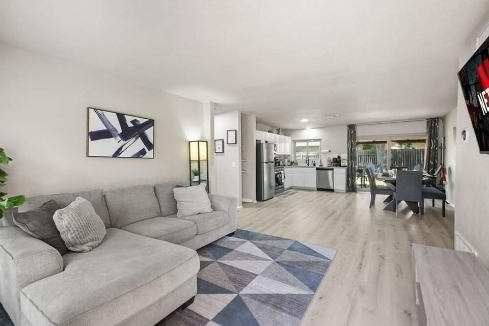 Cozy 3BR Home Family-friendly Near Attractions Hotel in San Antonio