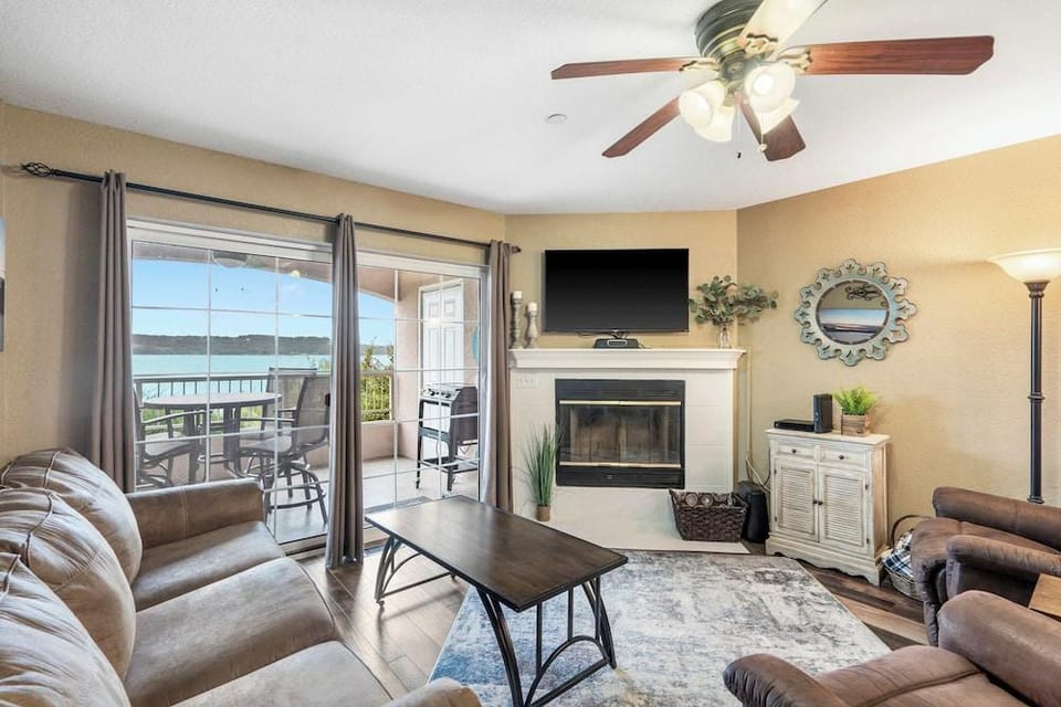 Lake Harbour on TRL For 6 Hotel in Ridgedale