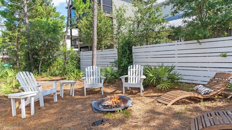 Family-friendly 30A Stay Bbq, Firepit & Steps to Inlet Beach Driftwood Dreams by Avantstay Hotel in Inlet Beach