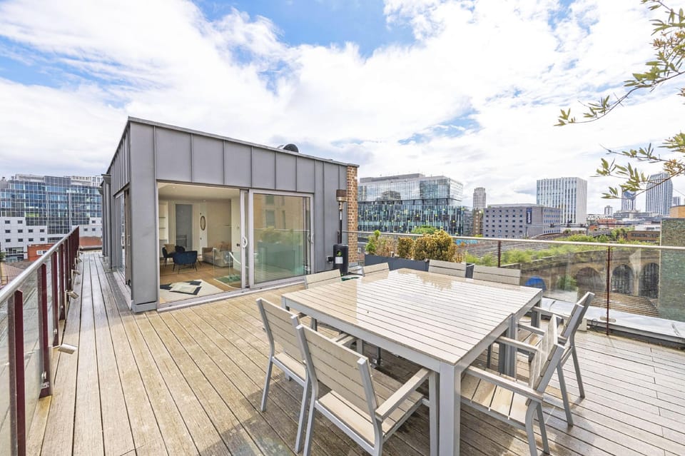 Accomodo London Waterloo - Luxury & Spacious Triplex Penthouse on Southbank Hotel in London Borough of Southwark