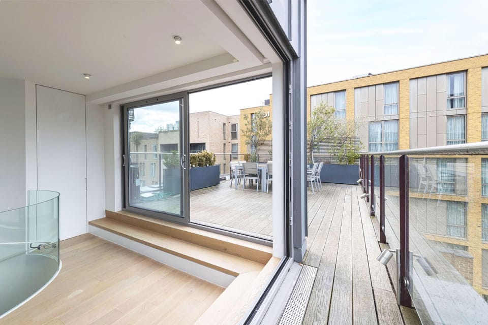 Accomodo London Waterloo - Luxury & Spacious Triplex Penthouse on Southbank Hotel in London Borough of Southwark