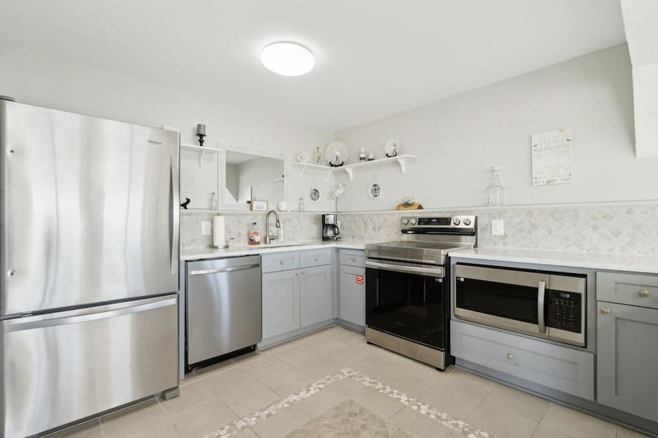 Direct Oceanfront Condo with Private Balcony by RedAwning Hotel in Fernandina Beach