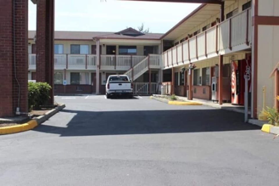 Kings Motor Inn Hotel in Fife