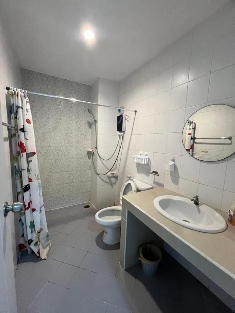 Private Apartment in Phuket With Balcony and Free Wifi Hotel in Kathu