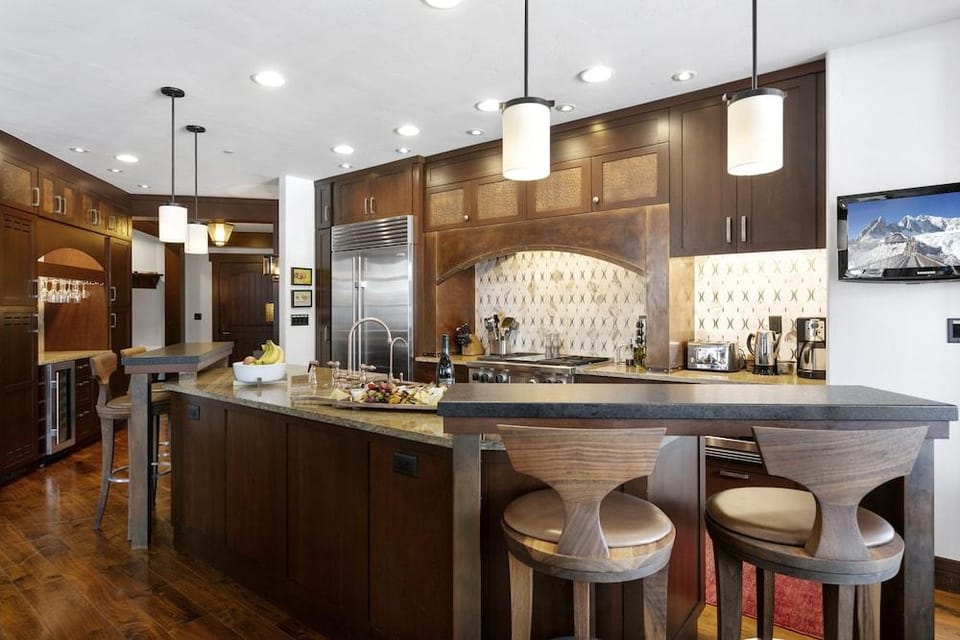 Flagstaff Lodge at Deer Valley Resort - Three Bedroom Residence #408 3 Condo Hotel in Park City