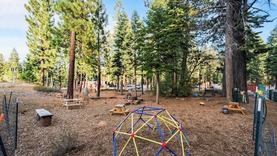 Cozy Northstar Village Escape w/ Forest Views & Easy Lift Access Alpenglow Vista by Avantstay Hotel in Northstar Drive
