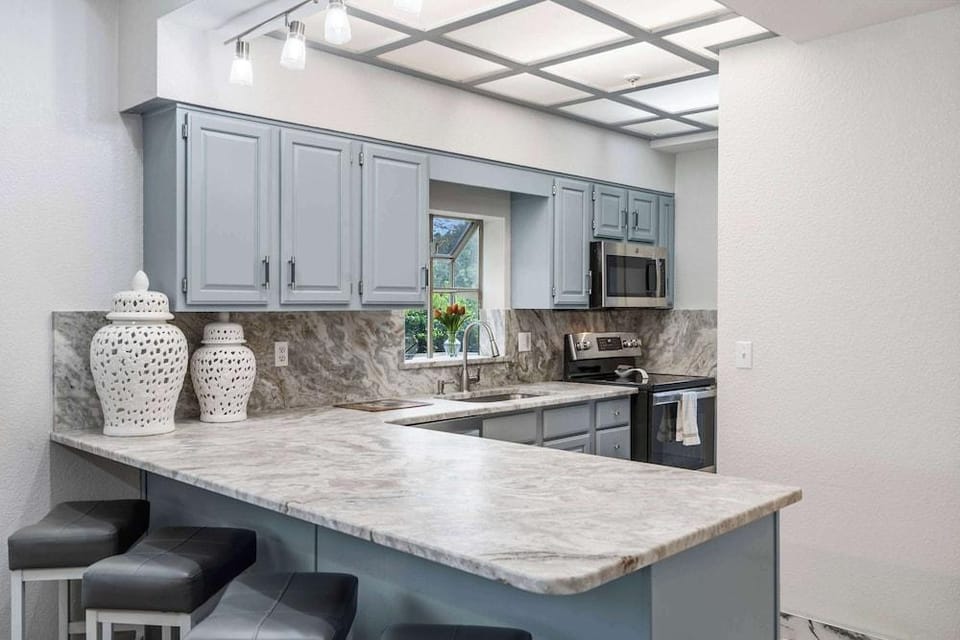 Fairway Follies Luxury Retreat Hotel in Table Rock Lake