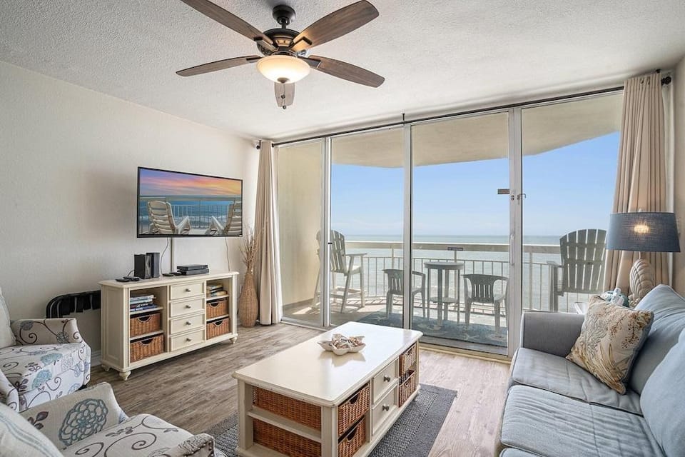 0804 Waters Edge Resort 1 Bedroom Condo by RedAwning Hotel in Garden City