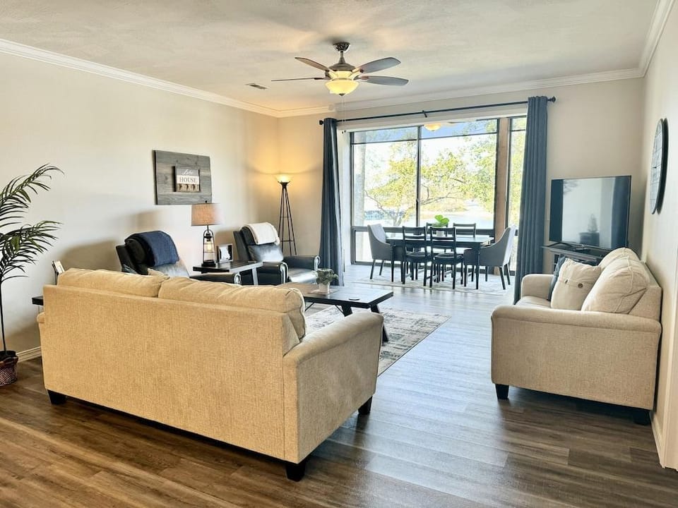 Lower Level Vacation Condo  B-2 with Dock Access by RedAwning Hotel in Ridgedale