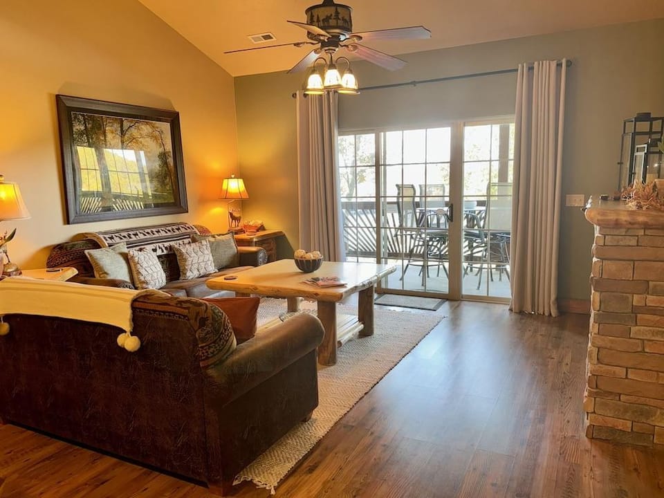 Lodge Style Condo B-8 with Dock Access by RedAwning Hotel in Ridgedale