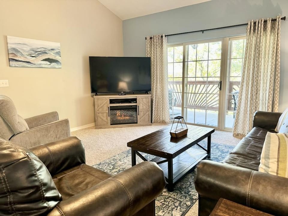 Upper level Condo A-7 with Large Private Balcony by RedAwning Hotel in Ridgedale