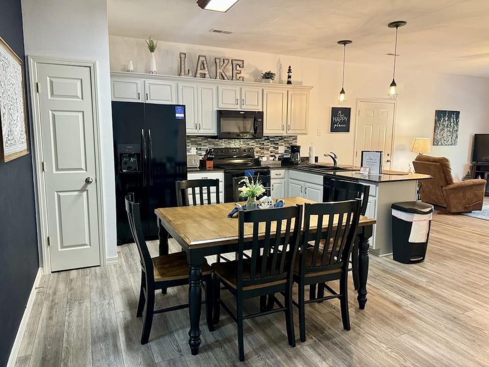 Lake Vacation Condo A-5 on Table Rock Lake by RedAwning Hotel in Ridgedale
