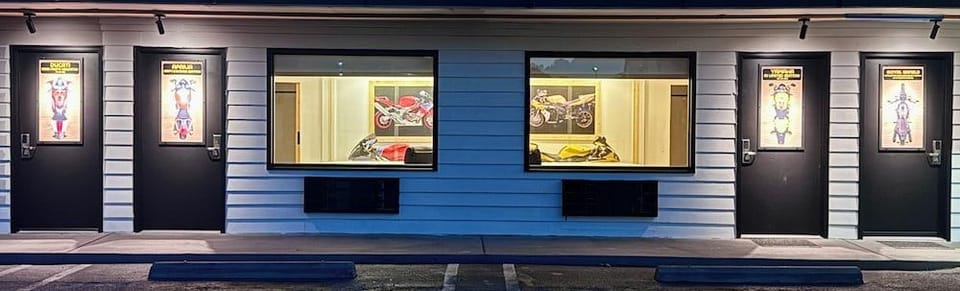 Motorcycle Inn Hotel in Kodak