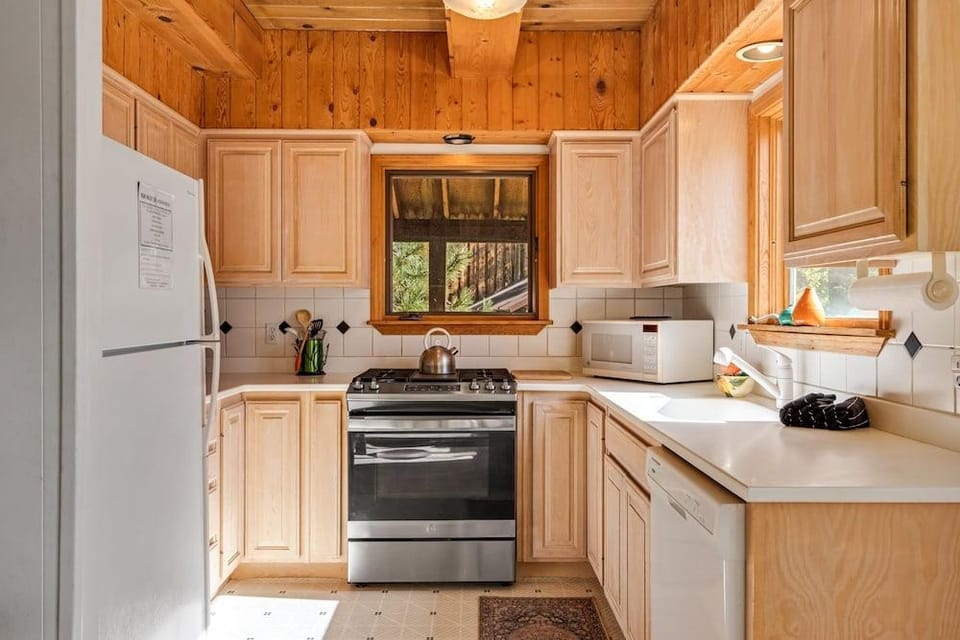 Mountain Getaway w/ Granny Unit, Dogs Ok #47 by Bear Valley Vacation Rentals Hotel in Bear Valley