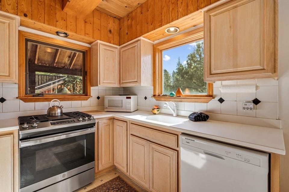 Mountain Getaway w/ Granny Unit, Dogs Ok #47 by Bear Valley Vacation Rentals Hotel in Bear Valley