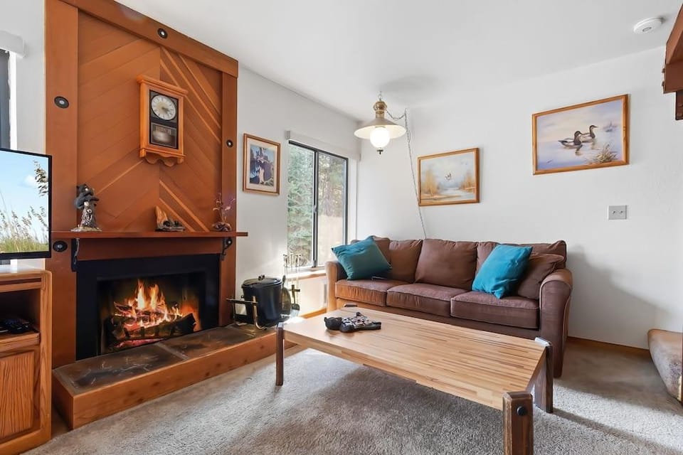 Cozy, Well Furnished Condo! - Tamarack #12 by Bear Valley Vacation Rentals Hotel in Bear Valley