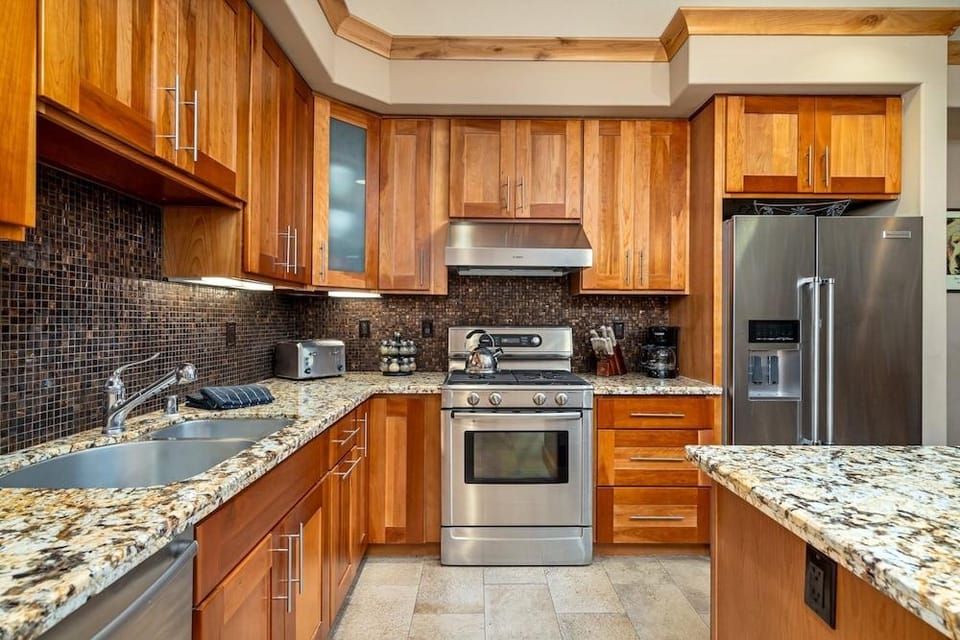 Modern Condo- Jacuzzi Tub SM #201 by Bear Valley Vacation Rentals Hotel in Bear Valley