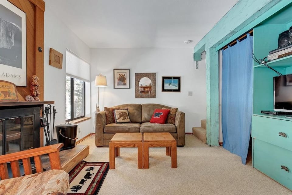 Year Round Condo- Sleeps 5! - Tamarack #17 by Bear Valley Vacation Rentals Hotel in Bear Valley