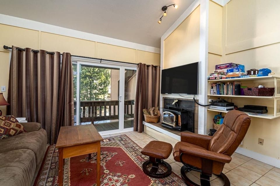 Creekside Condo 3 2 Bedroom Home by Bear Valley Vacation Rentals Hotel in Bear Valley