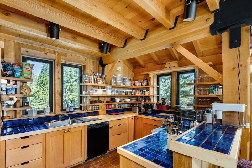 Amazing Architecture - Views all around VH#113 by Bear Valley Vacation Rentals Hotel in Bear Valley