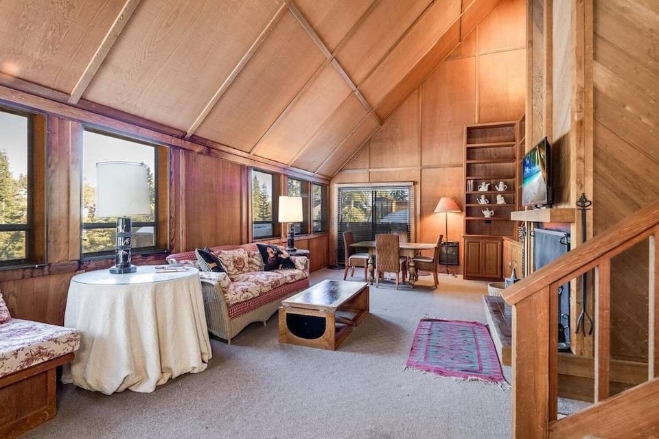 Walk to the Lake Amazing 5 Bedrm - VH#343 by Bear Valley Vacation Rentals Hotel in Bear Valley