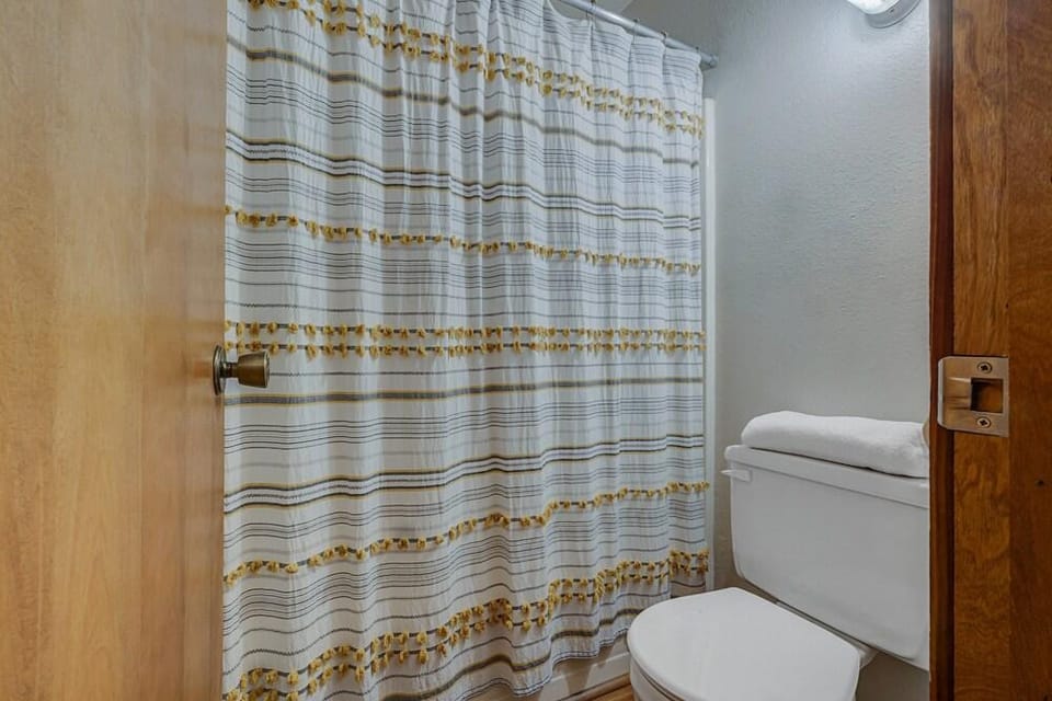 Cozy Condo With Fireplace - Tamarack #3 1 Bedroom Condo by Bear Valley Vacation Rentals Hotel in Bear Valley