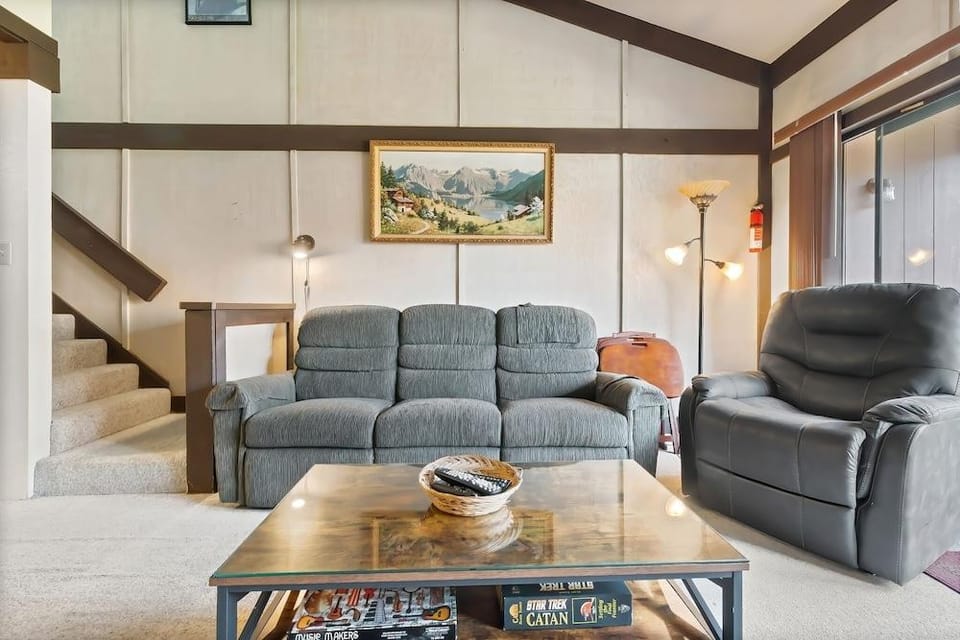 Relaxing, Well Furnished Condo! - Creekside #29 by Bear Valley Vacation Rentals Hotel in Bear Valley