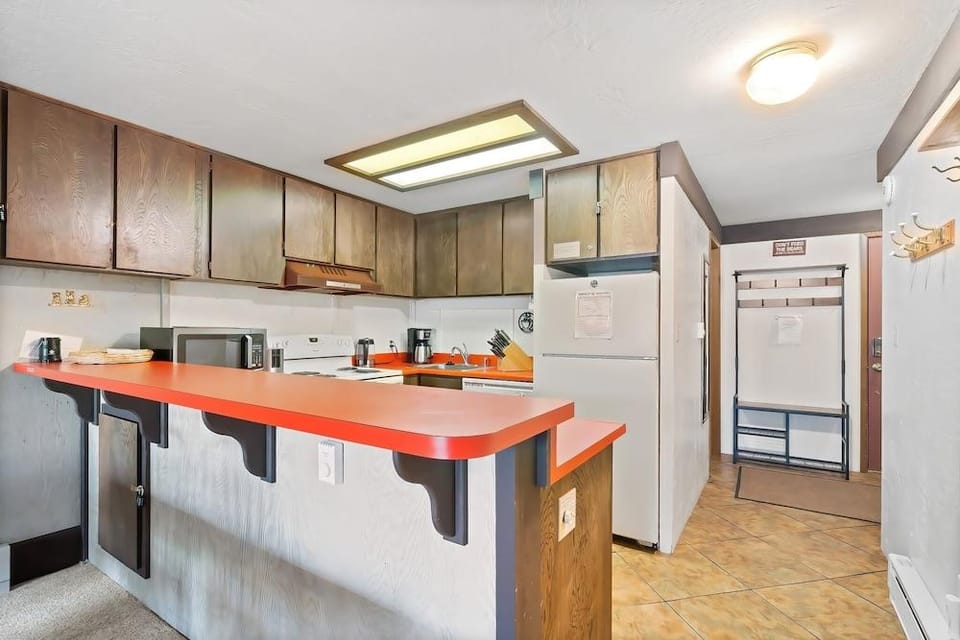 Relaxing, Well Furnished Condo! - Creekside #29 by Bear Valley Vacation Rentals Hotel in Bear Valley