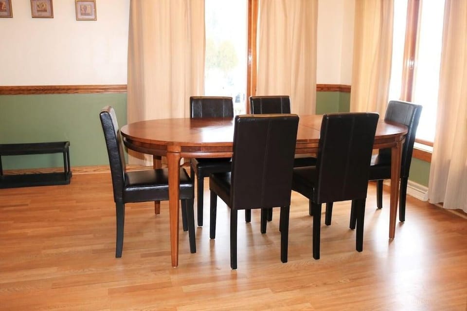 3640 Wells Bay Road 3 Bedroom Home by RedAwning Hotel in North Harmony