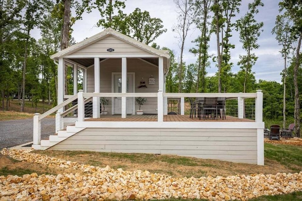 Salt Shack Hotel in Lake Barkley