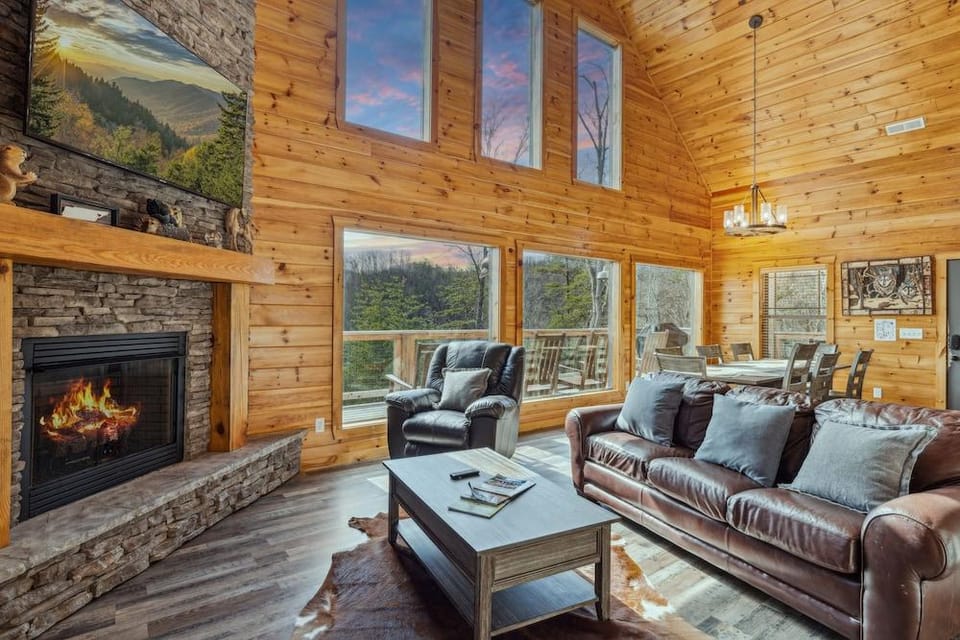 Wild Heart Lodge 4 Bedroom Cabin Hotel in Pigeon Forge