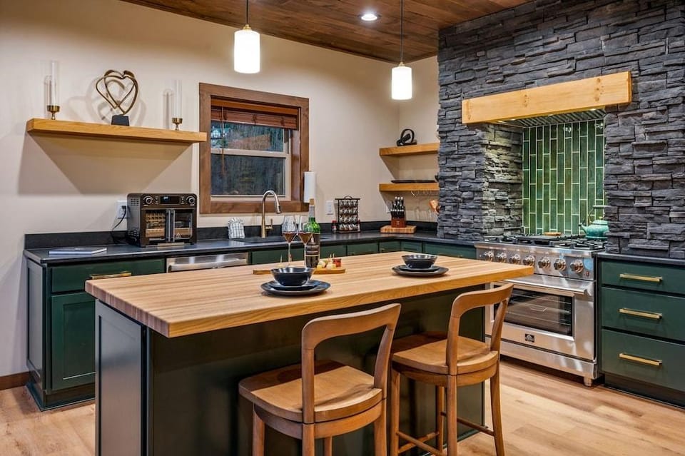 Reflections 1 Bedroom Cabin Hotel in Sevier County