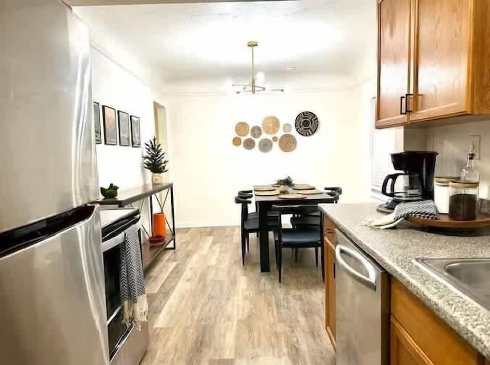Pontiac Family-friendly 3br 3 Bedroom Home Hotel in Auburn Hills