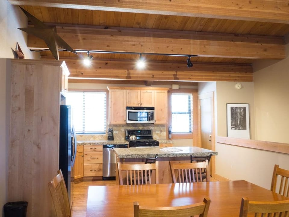 3130 Aspen Grove Hotel in Northstar Drive
