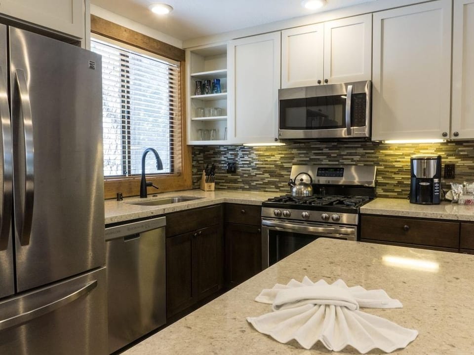 3132 Aspen Grove Hotel in Northstar Drive